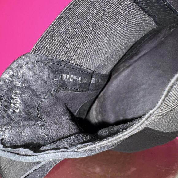 Bertuchi Black Suede Lug Sole Block Heel Chelsea Boot Sz 39 - Picture 5 of 7